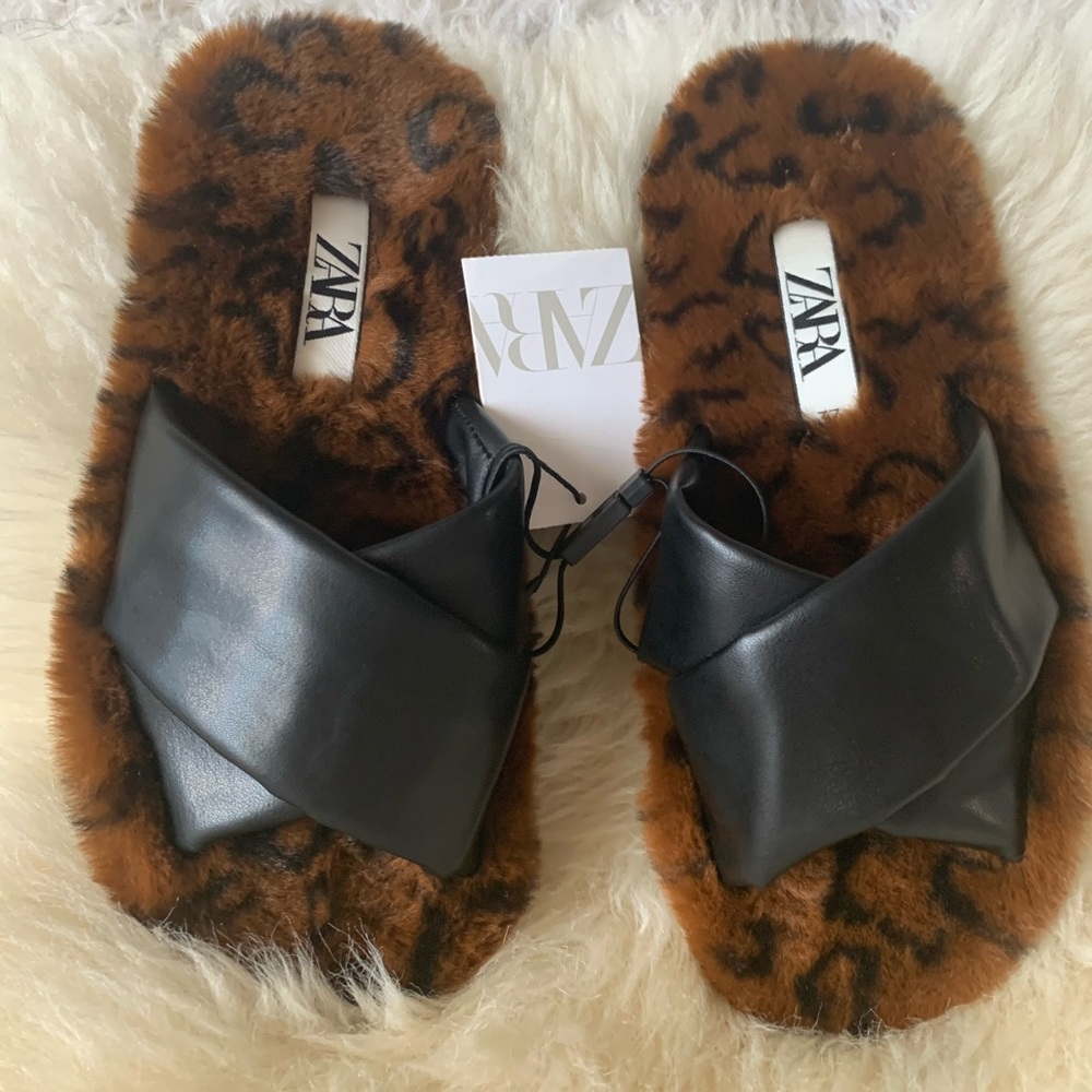 🔥🔥SOLD OUT! Faux Fur Leopard Print Flat Sandal🔥